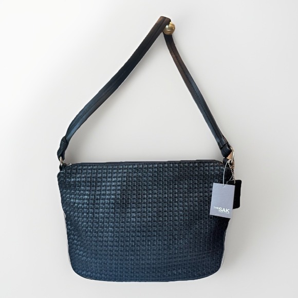 NEW The Sak Woven Black Purse Bag Boho Chic‎ Top Zipper Card Holder Adjust Strap - Picture 1 of 11